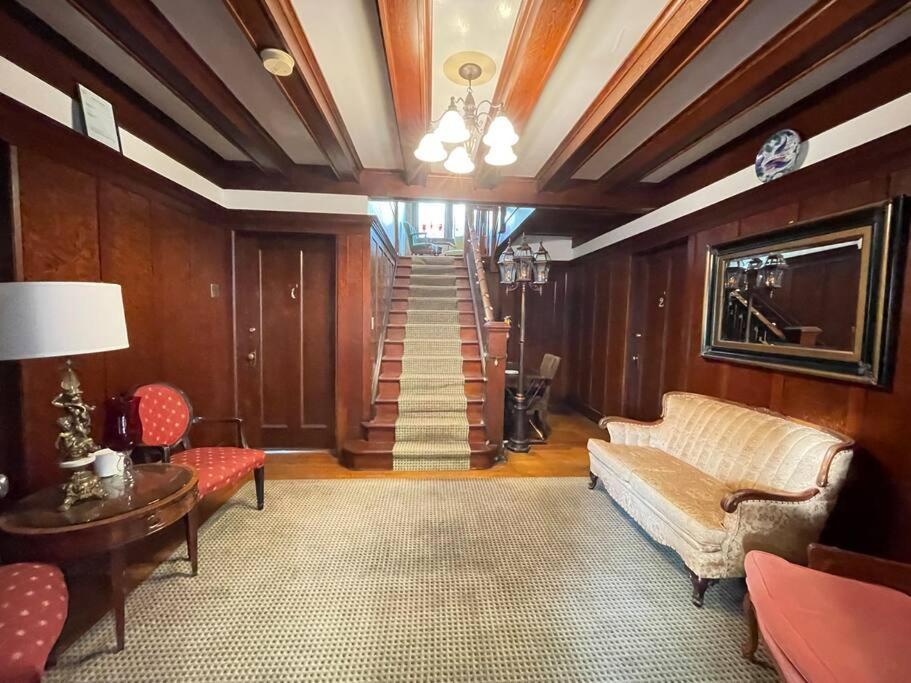 Parlor Suite In Heritage Manor, Fairfield, Near Dt فكتوريا المظهر الخارجي الصورة