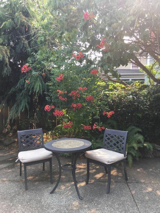 Parlor Suite In Heritage Manor, Fairfield, Near Dt فكتوريا المظهر الخارجي الصورة