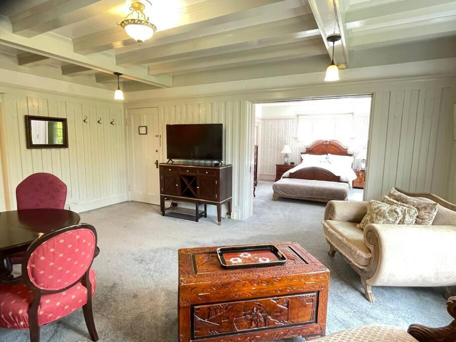 Parlor Suite In Heritage Manor, Fairfield, Near Dt فكتوريا المظهر الخارجي الصورة
